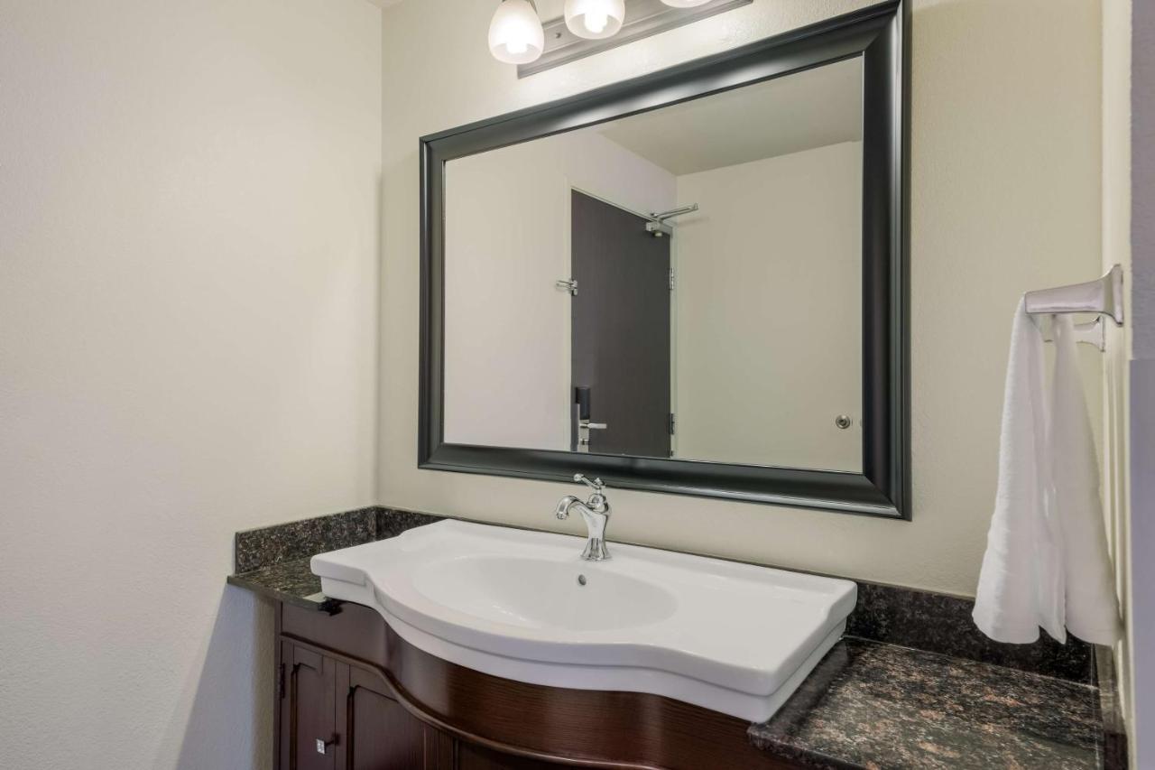 Best Western Alderwood Lynnwood Exterior photo
