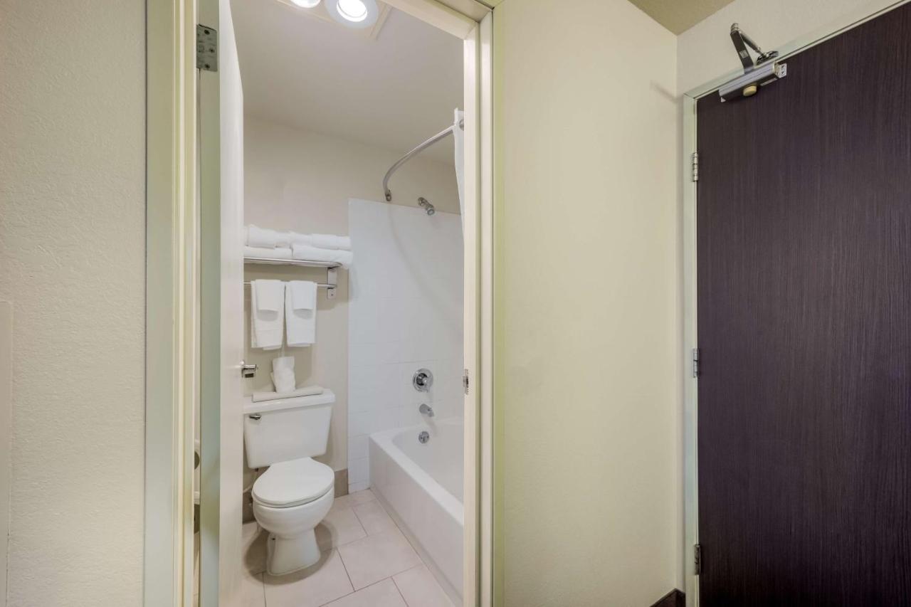 Best Western Alderwood Lynnwood Exterior photo